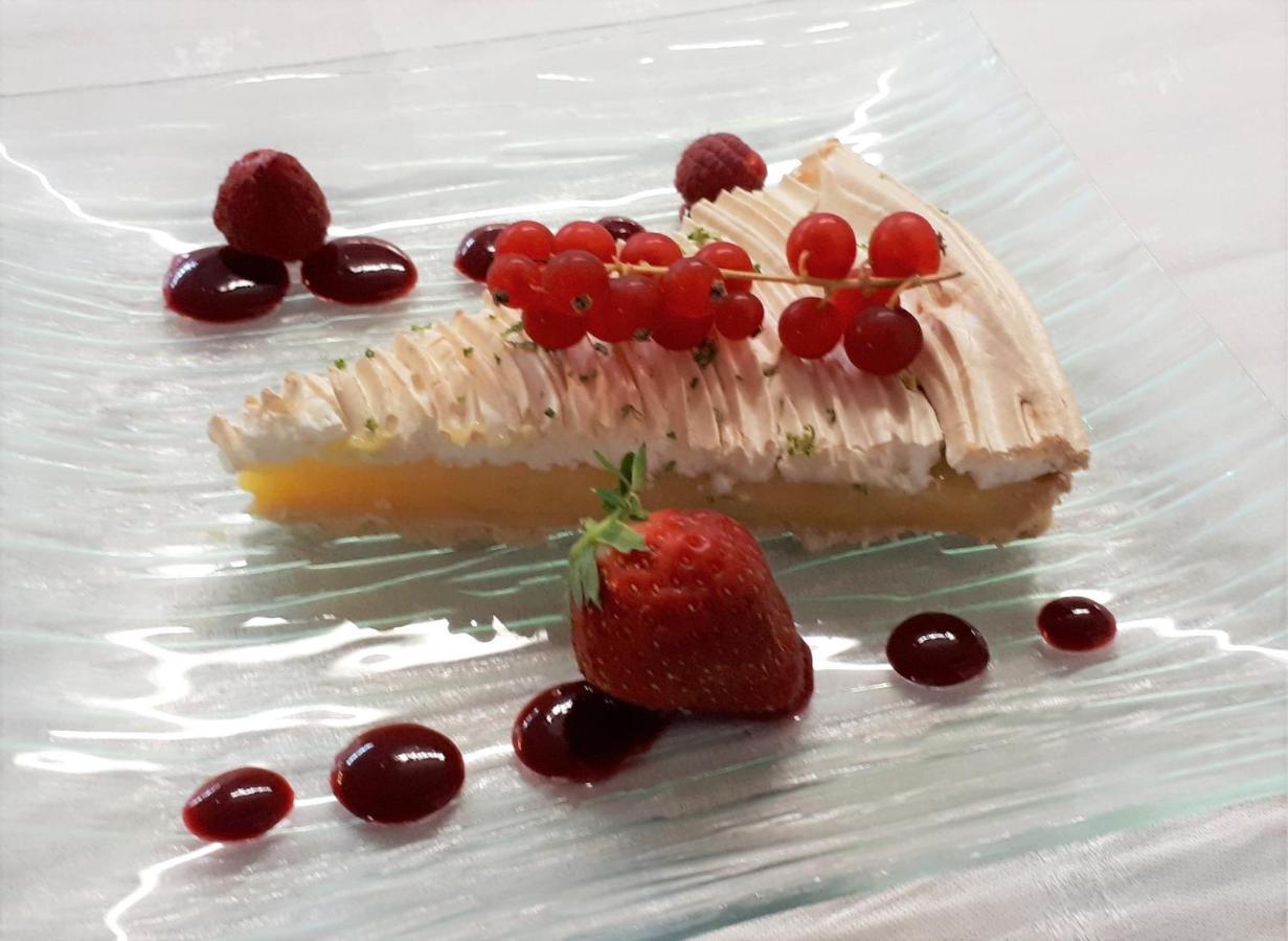 Logis La Rose Des Vents Hotel Volvic Ngoại thất bức ảnh