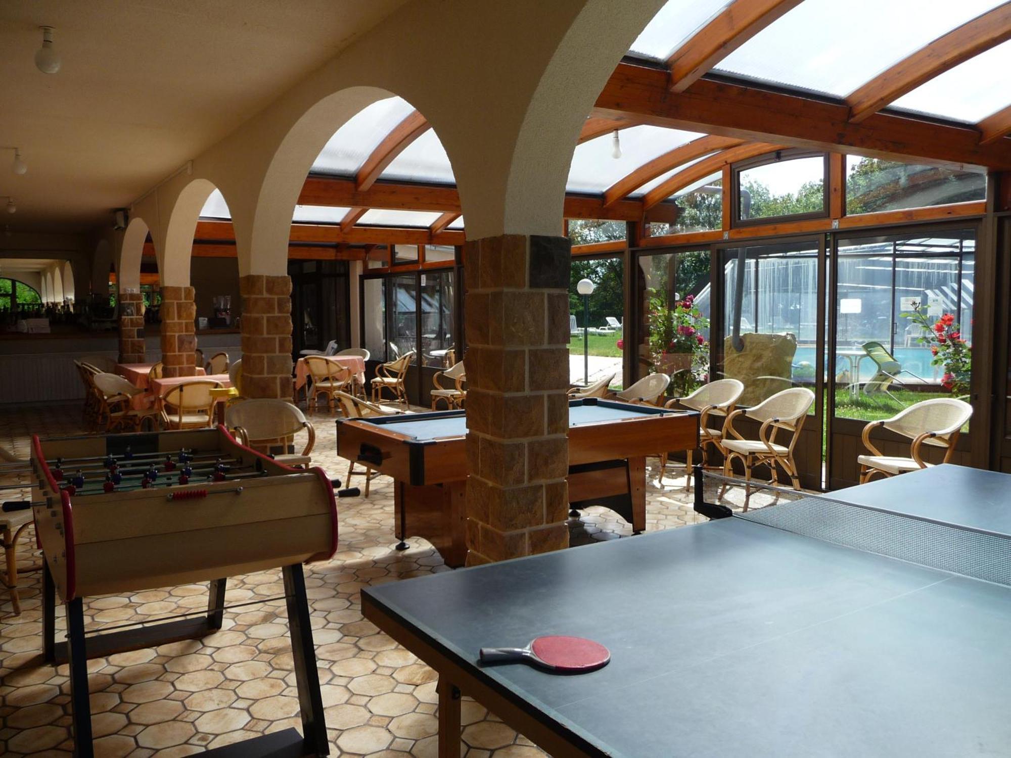 Logis La Rose Des Vents Hotel Volvic Ngoại thất bức ảnh