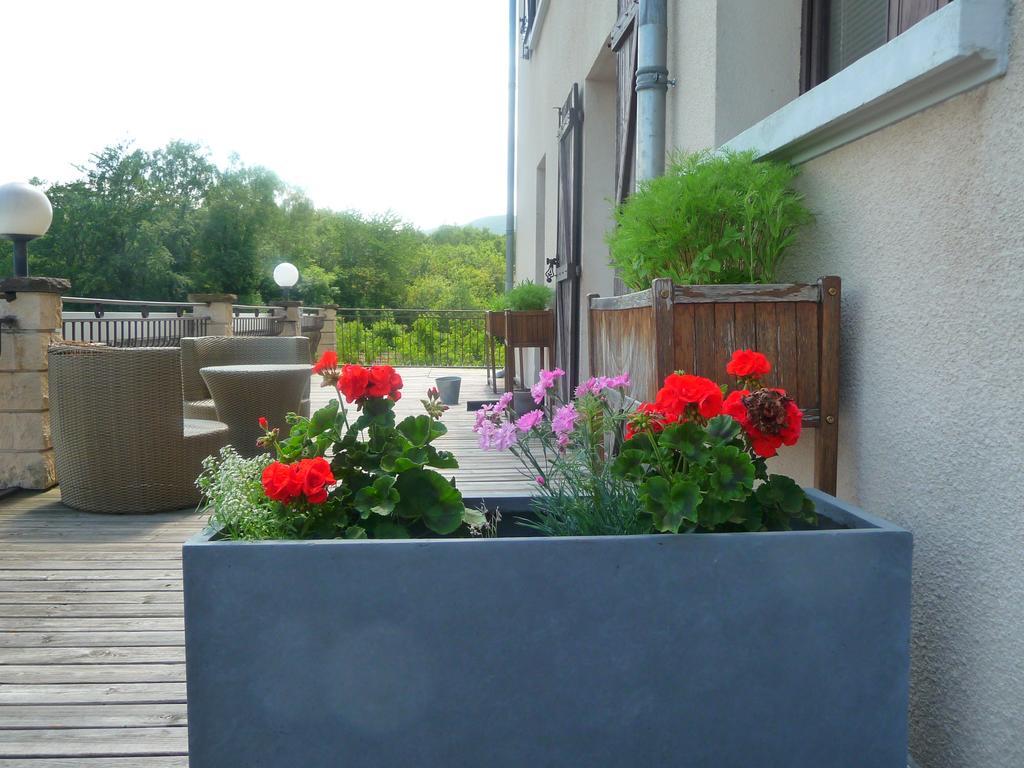 Logis La Rose Des Vents Hotel Volvic Ngoại thất bức ảnh