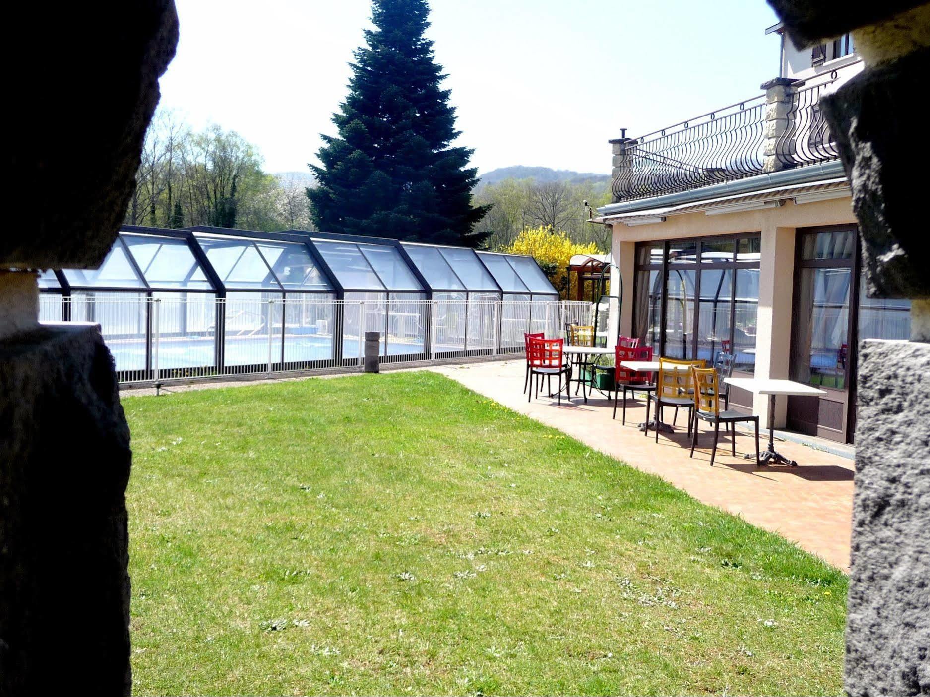 Logis La Rose Des Vents Hotel Volvic Ngoại thất bức ảnh