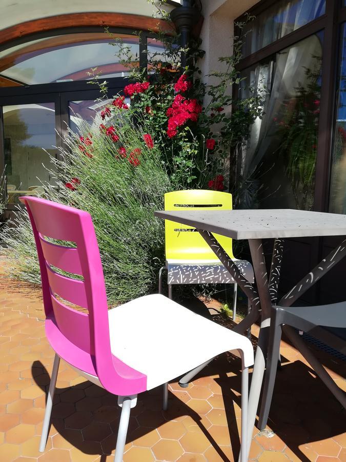Logis La Rose Des Vents Hotel Volvic Ngoại thất bức ảnh