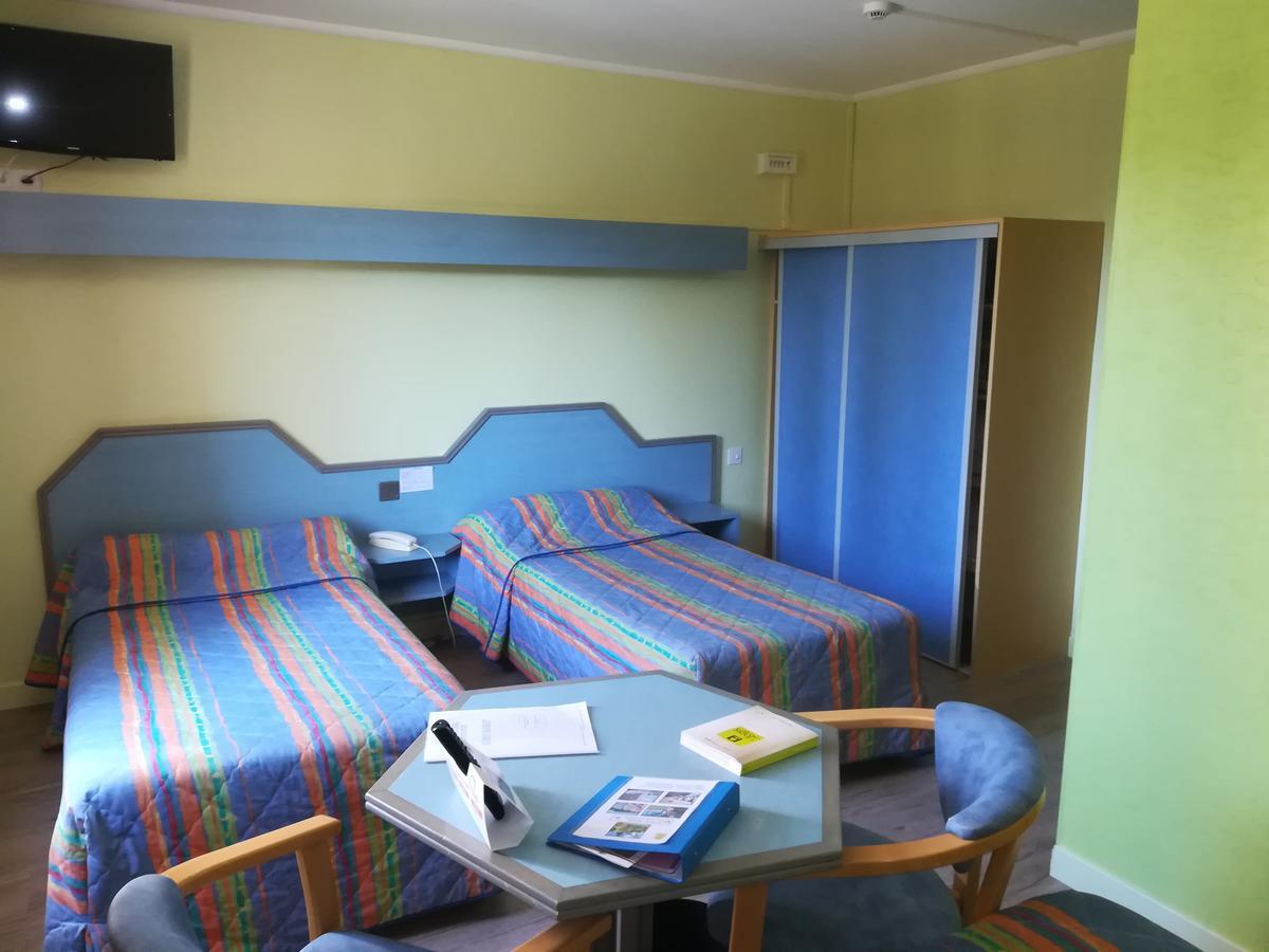 Logis La Rose Des Vents Hotel Volvic Ngoại thất bức ảnh