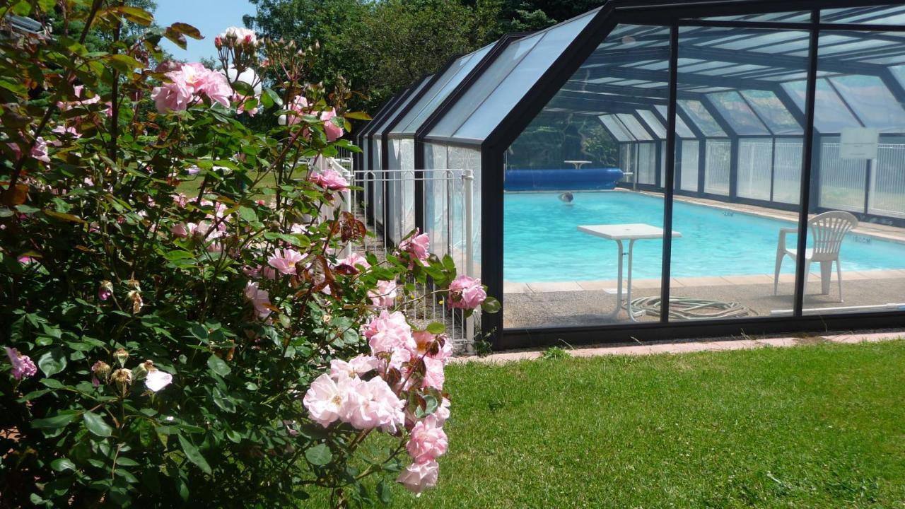 Logis La Rose Des Vents Hotel Volvic Ngoại thất bức ảnh